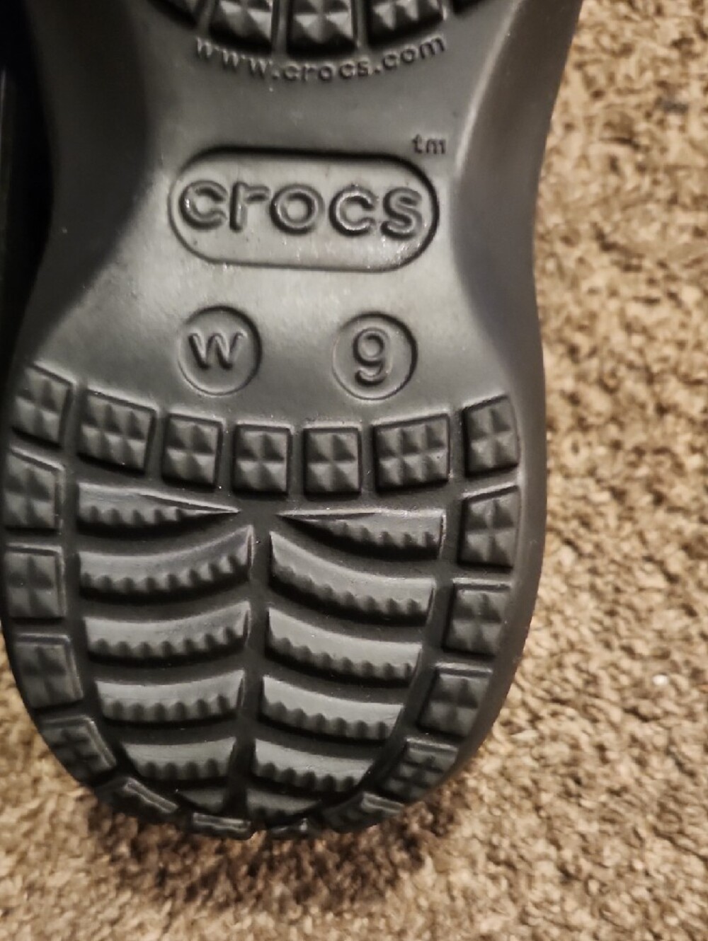 CROCS Classic Clog in Black - Picture 2 of 7